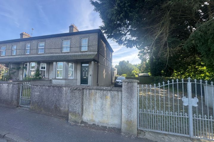 10 Maglona Terrace, Mountrath Road, Portlaoise, Co. Laois, R32F5PP