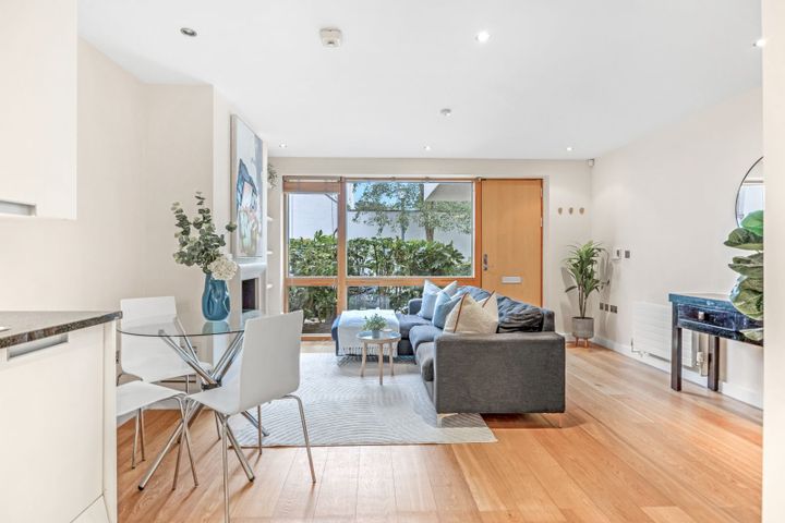 8 Edward Place, Bloomfield Avenue, Donnybrook, Dublin 4, D04N7F6