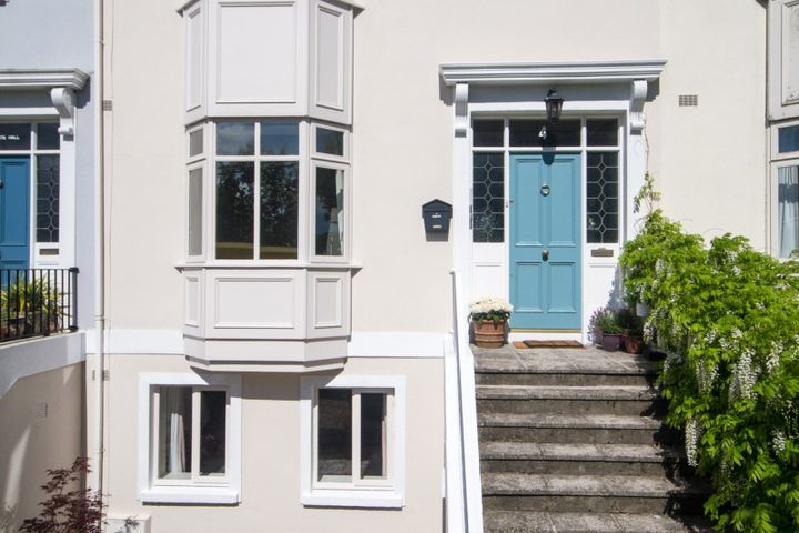 4 Crosthwaite Hall, Lower Glenageary Rd, Dun Laoghaire, Dublin