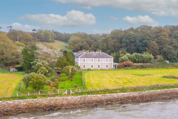 Monatrae House, Ferrypoint, Youghal, Waterford