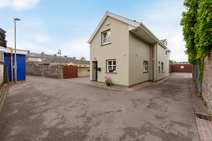 Coach Horse Lane, Midleton, Co. Cork, P25P959