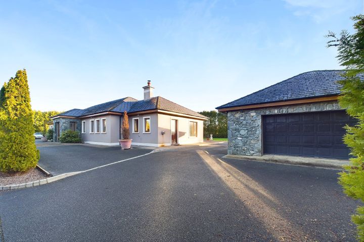 1 Three Arches, Coolcorcoran, Killarney, Co Kerry, V93N2D1