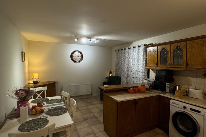 Ennis, Co. Clare, Lifford, near Hospital., Ennis, Co. Clare