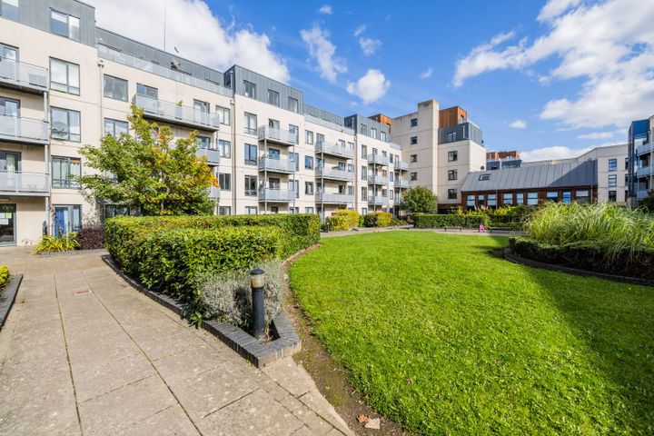 Apartment 10, Compass Court South, Royal Canal Avenue, Royal Canal Park, Dublin 15, D15F102