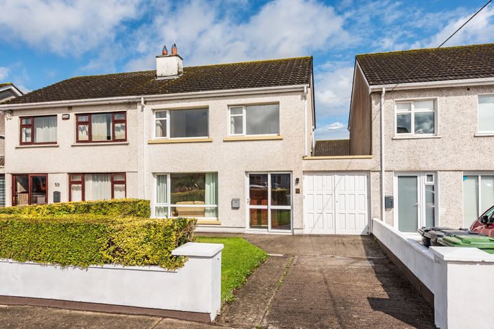 60 Mount Carmel, W12N738