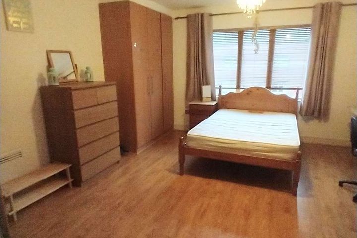 Honover Street East, Grand Canal Dock, Dublin 2