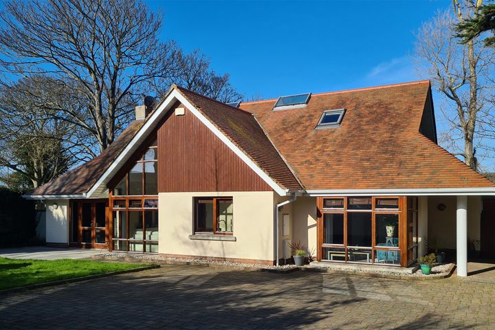 Rowan, 8a Station Rd, Sutton Dublin 13, Dublin 13, Dublin