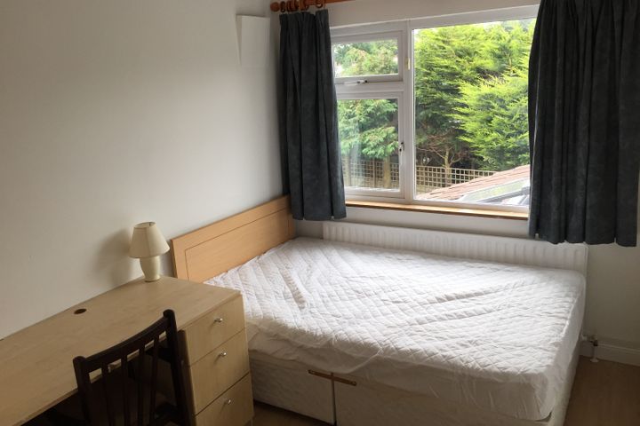 7 Brackenbush Road, Cabinteely, Dublin 18