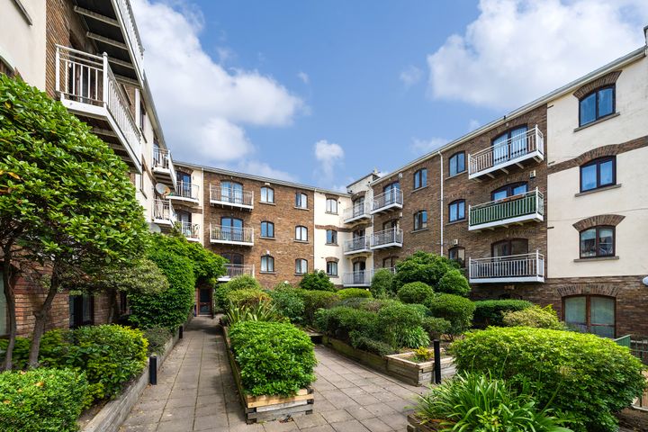 58 The Weavers, South Earl Street, Dublin 8