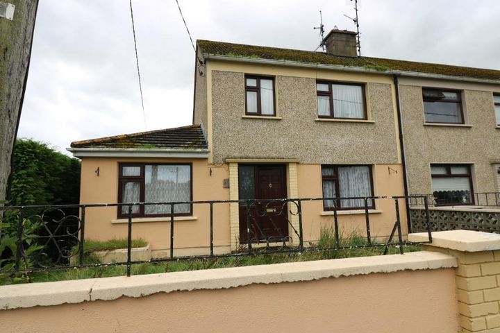 23 Collins Park, Carrick on Suir, Co. Tipperary, E32YK77