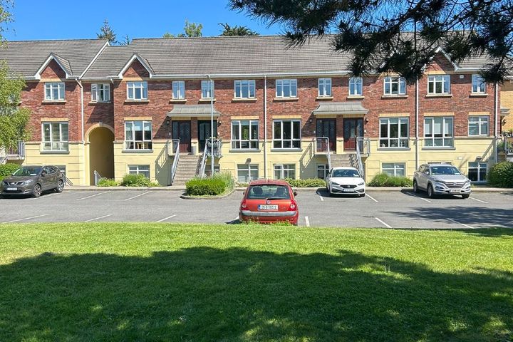 Collegefort, Castleknock, Dublin 15, Strawberry Beds, Co. Dublin