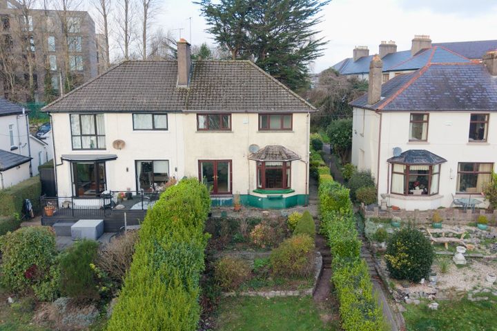 Farnoge, Lough Villas, The Lough, Co. Cork, T12X5D4