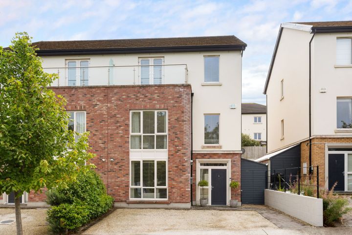 2 Blackberry Hill, Dublin 18, Carrickmines, Dublin 18, D18N3K9