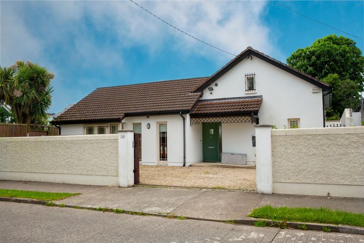 Apple Tree House, 1a Aubrey Grove, Shankill, Dublin 18, Dublin