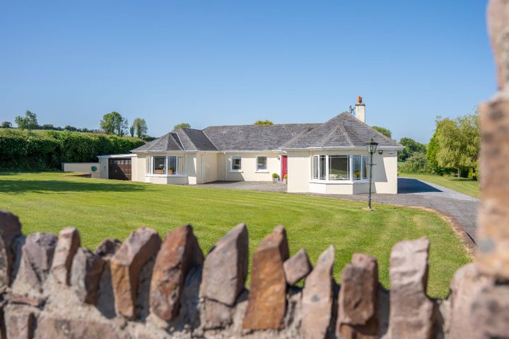 Riverview House, Boolabwee, Fermoy, Co. Cork, P61HX47