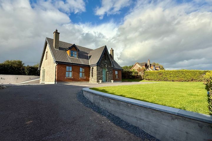 3 Mount Eaton, Cobh, Cobh, Co. Cork, P24W738
