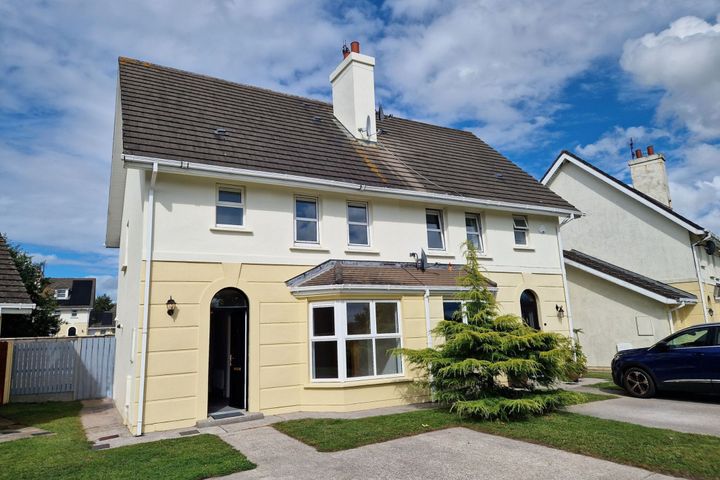 15 The Spires, Carrignafoy, Cobh, Co. Cork, P24EN84