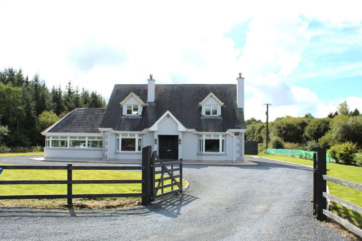 Coolamain, Oylegate, Oilgate, Co. Wexford, Y21DC52