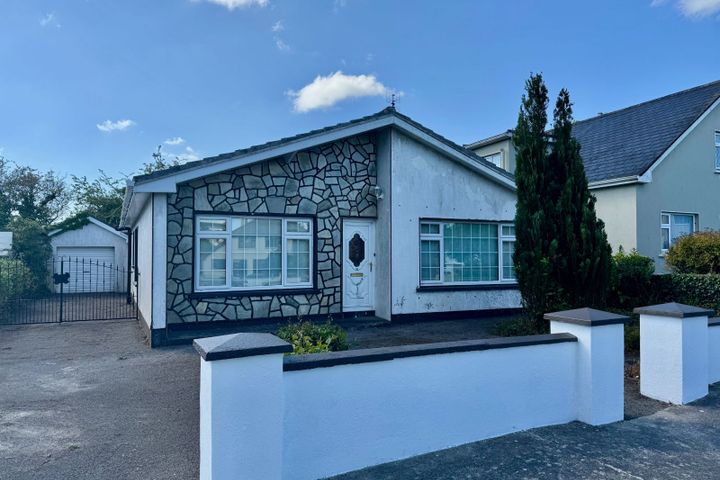 Clar Aoibhinn, Claremorris, Co. Mayo, F12N504