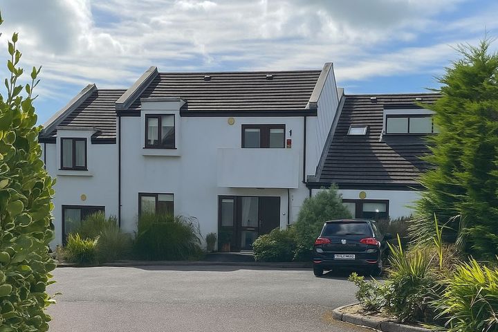 2 Carleton Village, Golf Links Road, Youghal, Co. Cork, P36D324