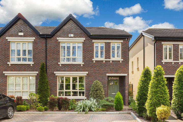 70 Bracken Park Drive, Carpenterstown Road, Castleknock, Dublin