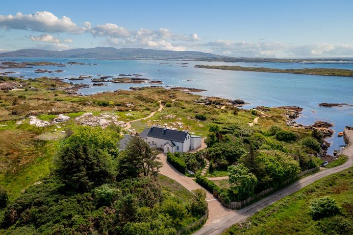 Horizon House, Lackenagh, Burtonport, Donegal