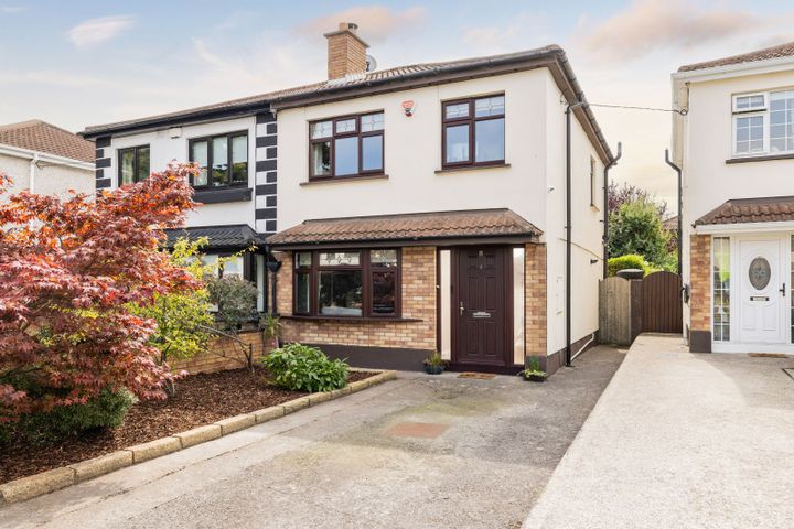11 Oak Grove, Royal Oak, Santry, Dublin 9, D09EK23
