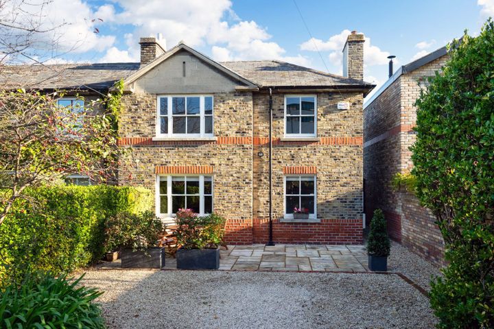 12 Devitt Villas, Glasthule, Dublin, Dublin