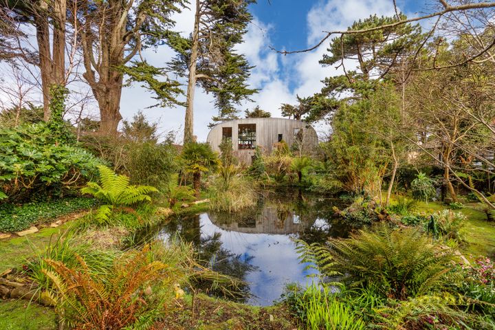 Ballynoe, 11 Claremont Road, Howth, Co Dublin, D13CH56