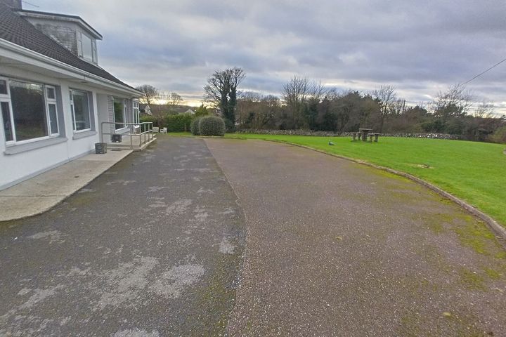 Hilltop, Castleredmond, Midleton, Co. Cork, P25A520