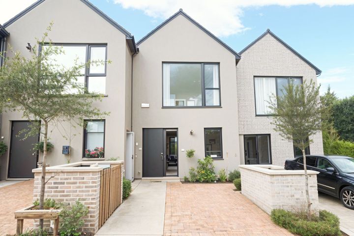 8 Tully Green, Dublin 18, Cherrywood, Co. Dublin, D18T2RF