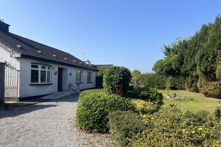 Holycross, Rathkeale, Co. Limerick, V94KXE9