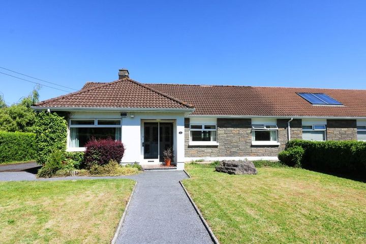 22 Castle Park, Carrick on Suir, Co. Tipperary, E32W738