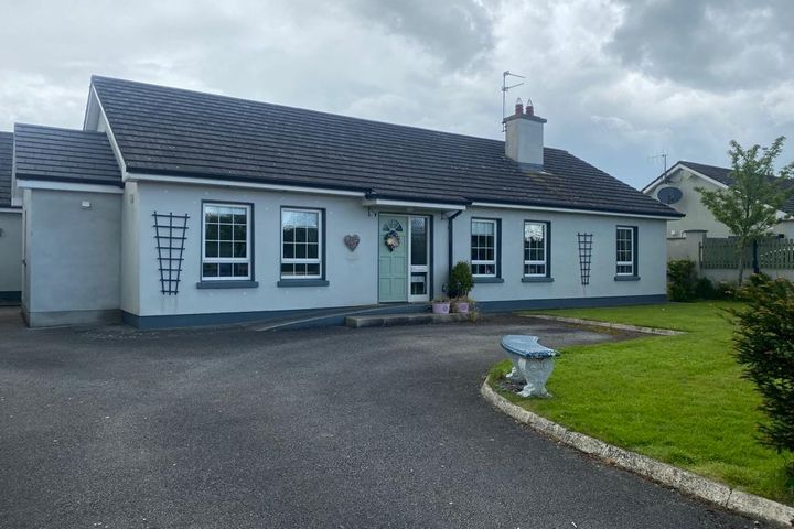 6 Derry Close, Rathcabbin, Roscrea, Tipperary