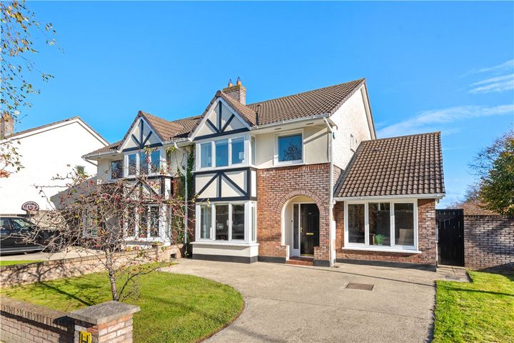33 Glencairn View, The Gallops, Leopardstown, Dublin 18, D18AH52