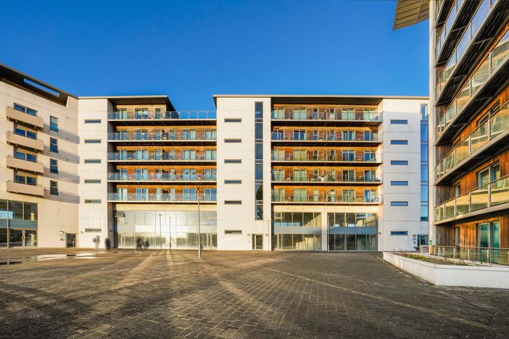 33 The Concert Building, Park West, Dublin 12