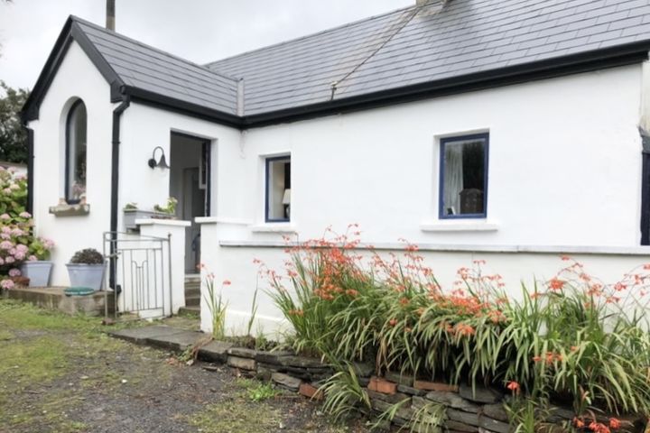 Ferry Cottage, Tarbert Island, Tarbert, Co. Kerry, V31YY45