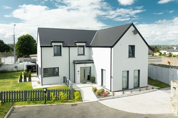 Stoneleigh House, Cork Road, Mallow, Co. Cork, P51V9DC