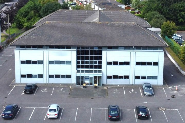 Attractive top floor office suite in modern high profile building Located in Westpoint Business Park, Ballincollig