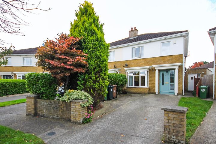 10 Woodstown Vale, Knocklyon, Dublin 16, D16PD77