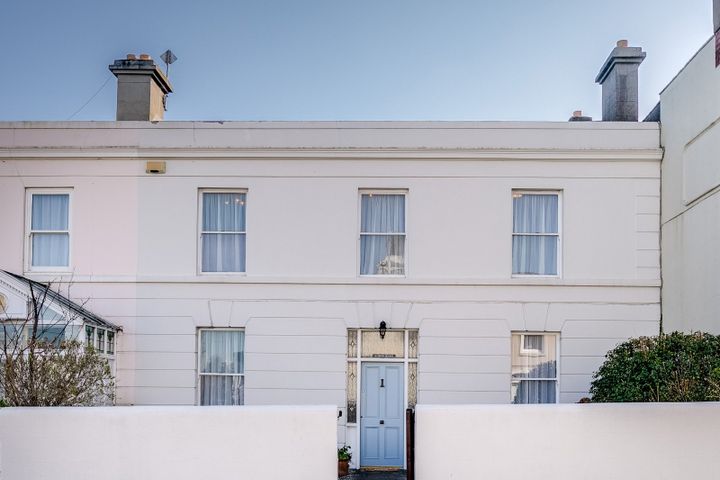 Albion House, 31 Sandycove Rd, Sandycove, Dublin