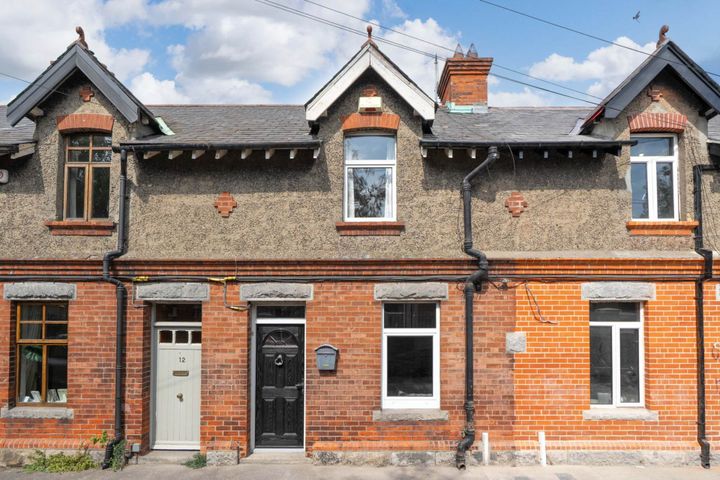 11 Dodder Terrace, Irishtown, Dublin 4, D04YN80