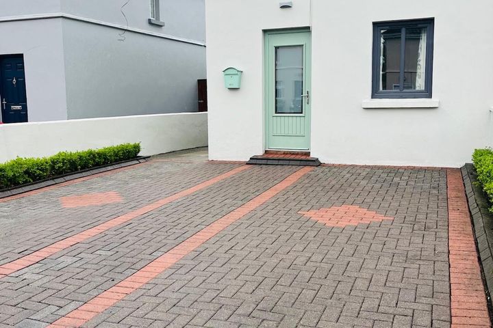 15 Saint Enda Terrace, Bohernanave, Thurles, Thurles, Co. Tipperary