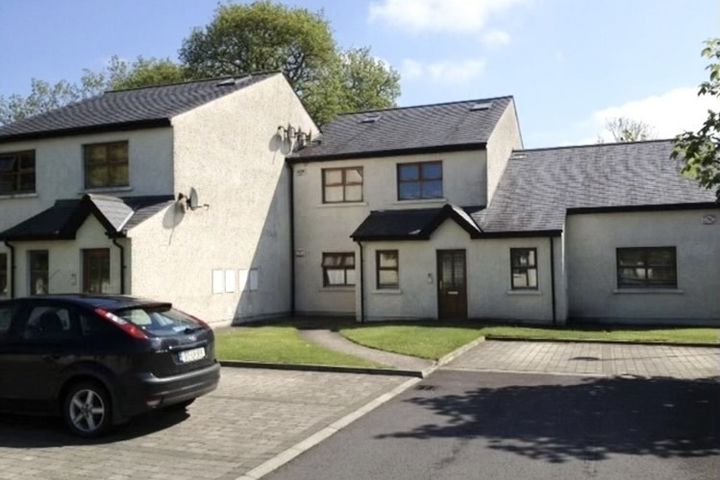 10 Temple Court, W91N455