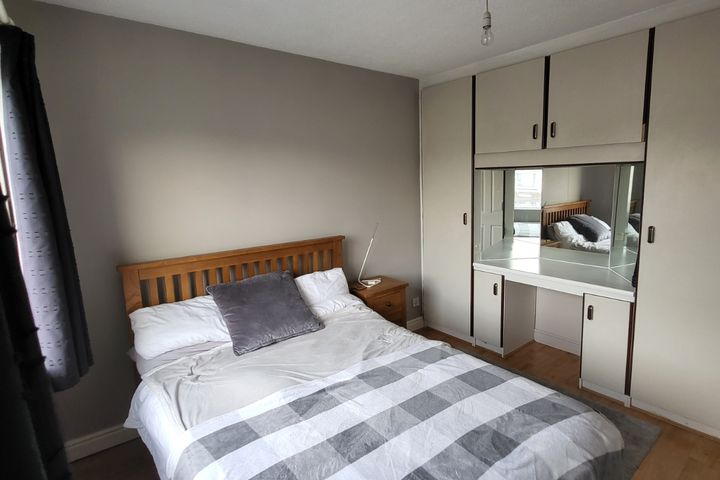 16 oak rise, Santry, Dublin 9