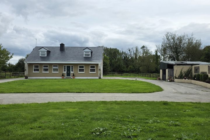 Hall Castledaly, Athlone, Co. Westmeath