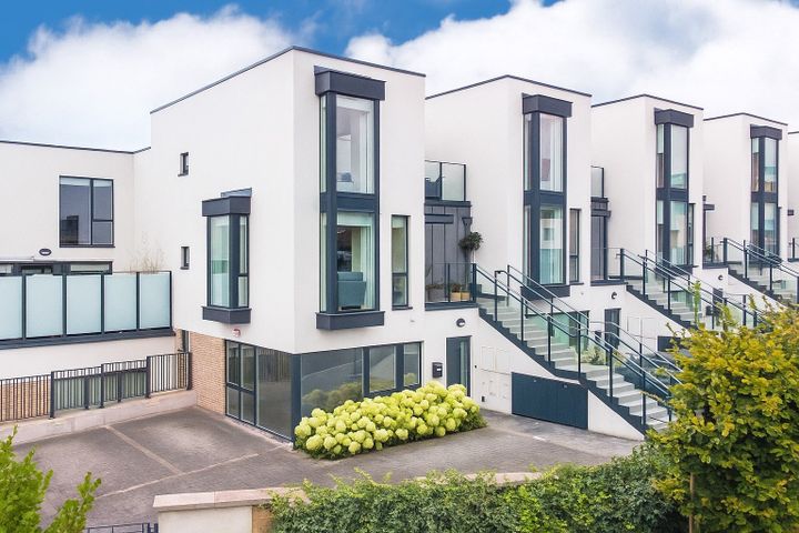 8 Westminster Wood, Foxrock, Dublin 18, D18F3PR