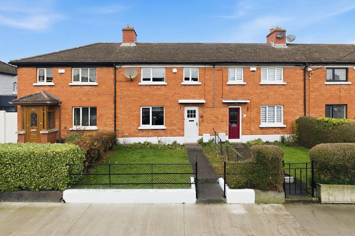 68 Larkfield Grove, Terenure, Dublin 6W, D6WNY18