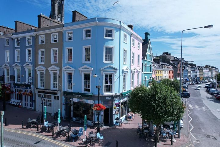 Mauretania Pub, Casement Square, Cobh, Co Cork, Cobh, Co. Cork, P24A002
