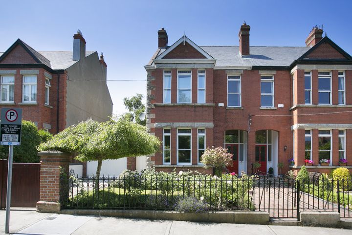 23 Eaton Square, Monkstown, Dublin